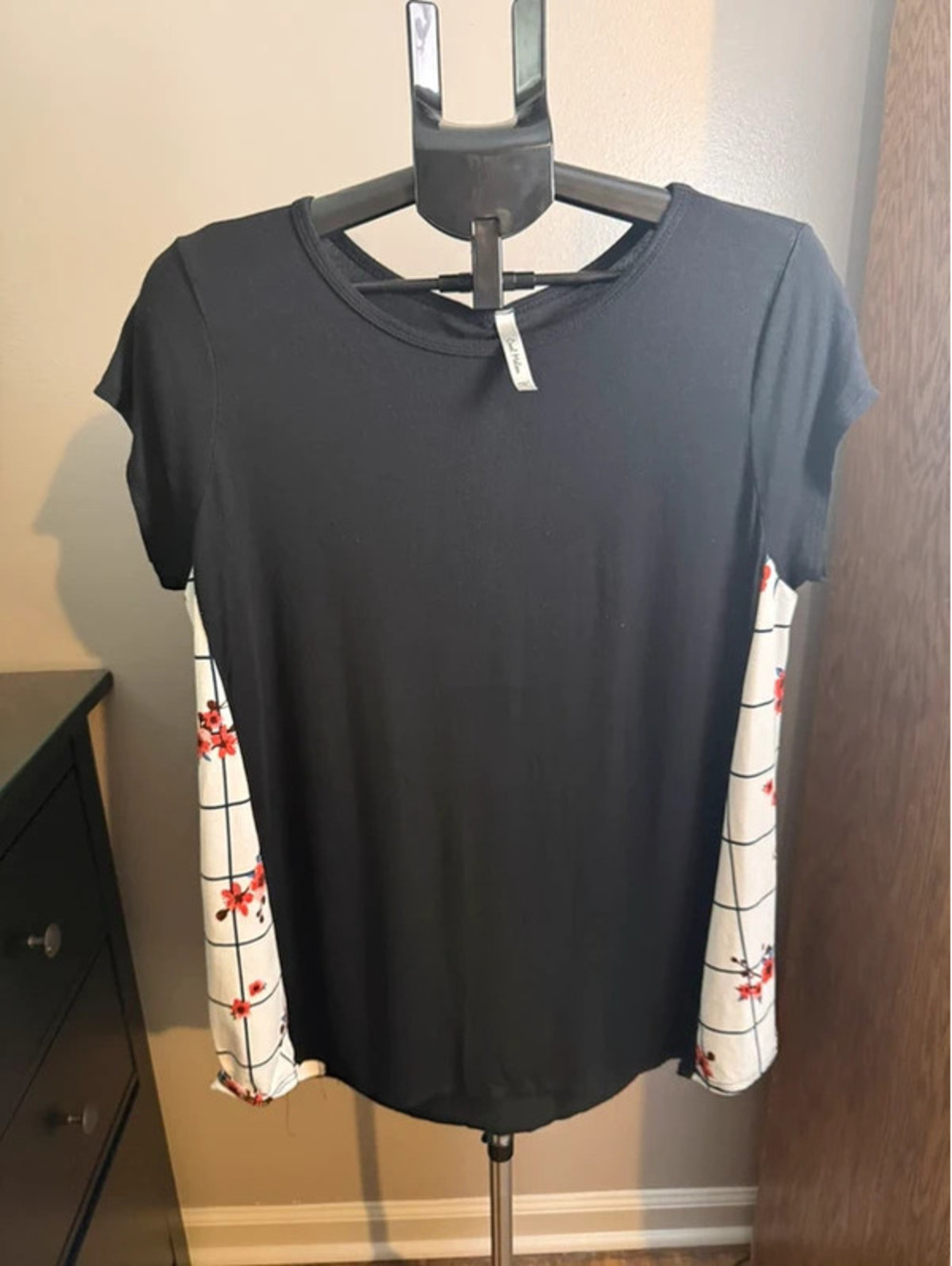 Cool Melon XL Black Floral Side Panel Short Sleeve Top